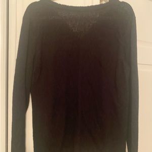 Pretty top! Little lace and classic!